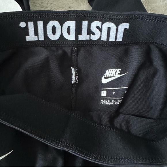 5 pc Lot PINK Sport Victoria’s Secret Fabletics Shorts Nike Leggings Sz XS - Picture 5 of 6